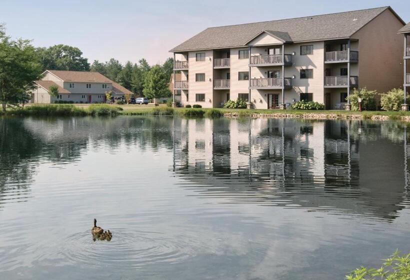 בית מלון כפרי Club Wyndham Tamarack