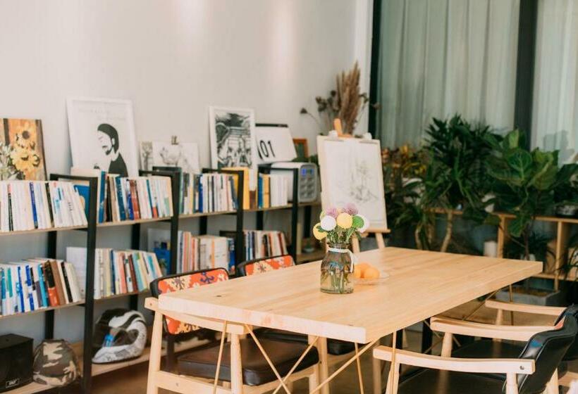 ホテル Dali Blocks · Cafe & Travel