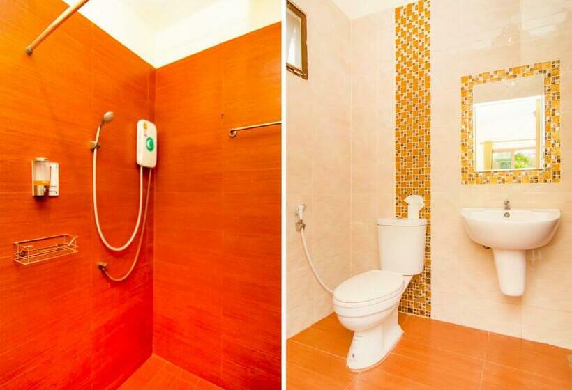 בית מלון כפרי Oyo 607 Nawang Resort