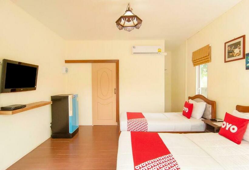 בית מלון כפרי Oyo 607 Nawang Resort