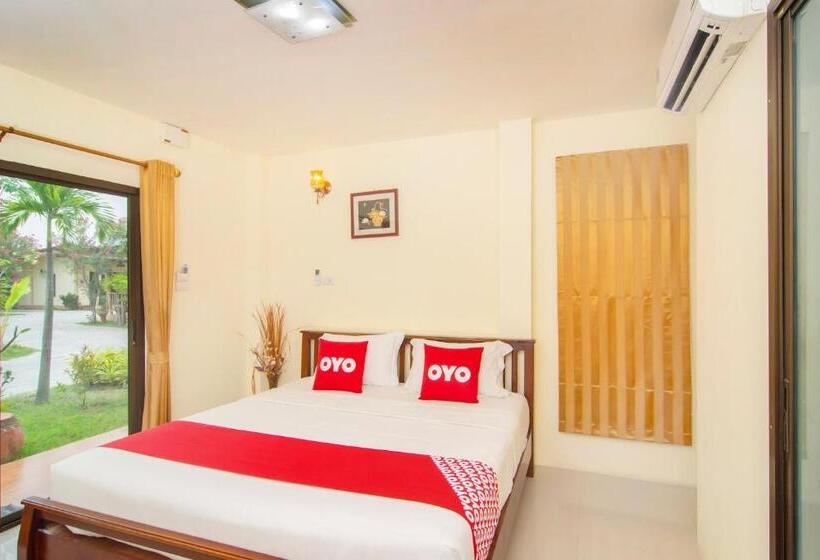 בית מלון כפרי Oyo 607 Nawang Resort