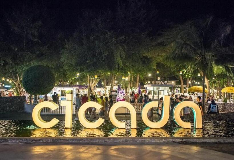 בית מלון כפרי Oyo 607 Nawang Resort