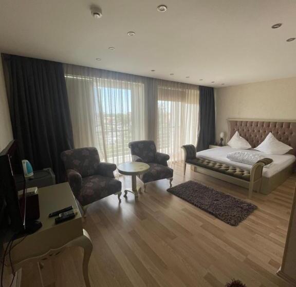 هتل Sea Breeze Apartments Lighthouse