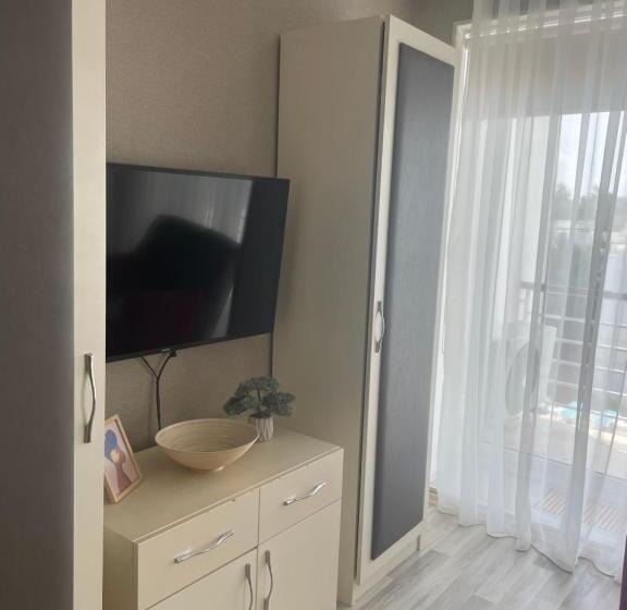 هتل Sea Breeze Apartments Lighthouse