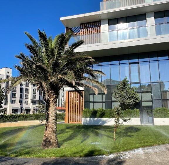 هتل Sea Breeze Apartments Lighthouse