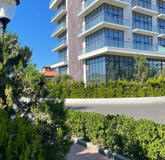 هتل Sea Breeze Apartments Lighthouse