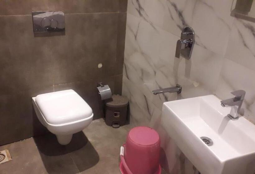 فندق Shine Hospitality Crown