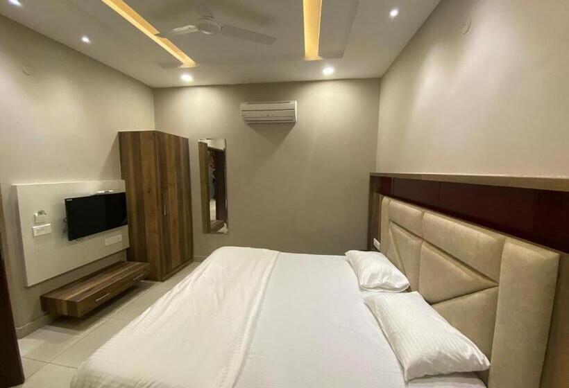 ホテル The Retro Regency