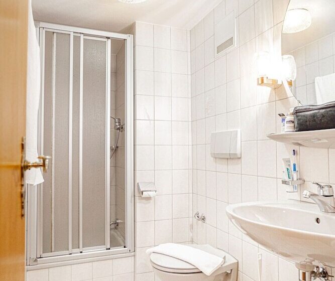 فندق Garni Traube