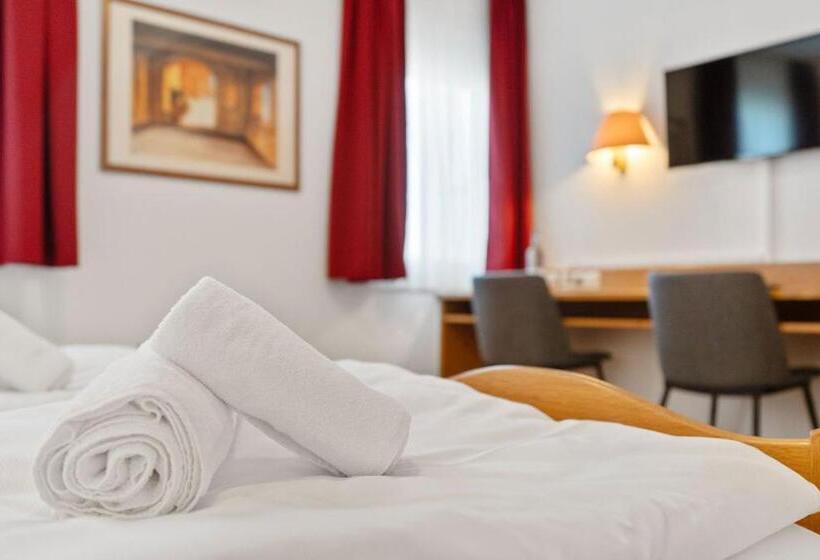 فندق Garni Traube