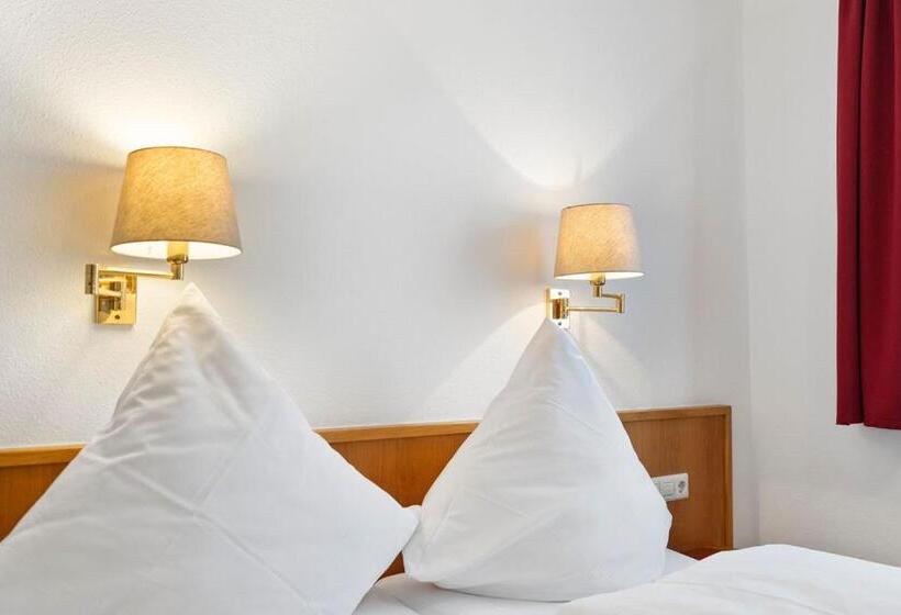 فندق Garni Traube