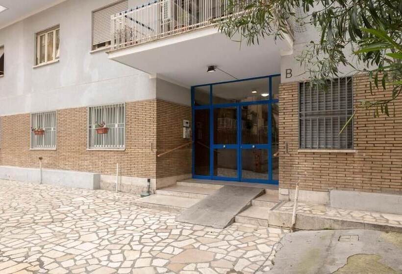 פנסיון Aurelia Home Guest House