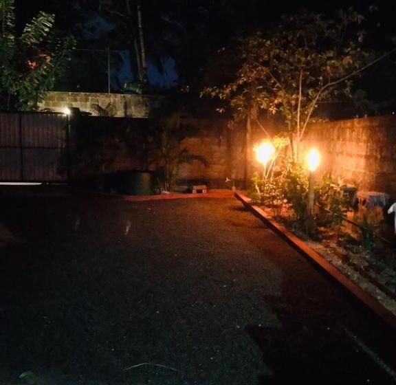 بنسيون Mirissa Niraj Guest