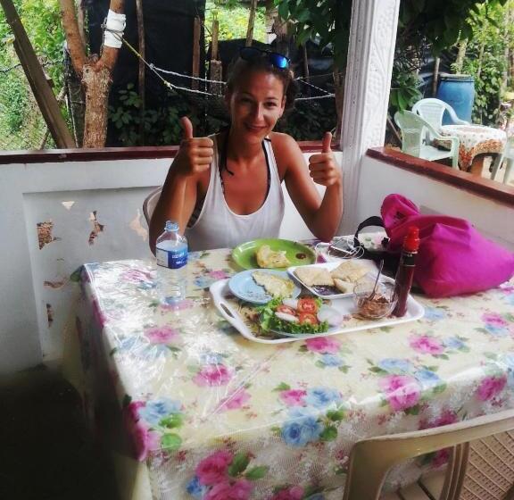 بنسيون Mirissa Niraj Guest