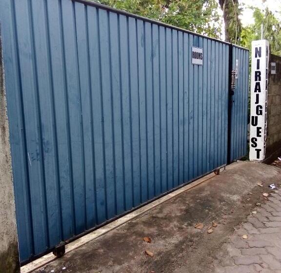 بنسيون Mirissa Niraj Guest