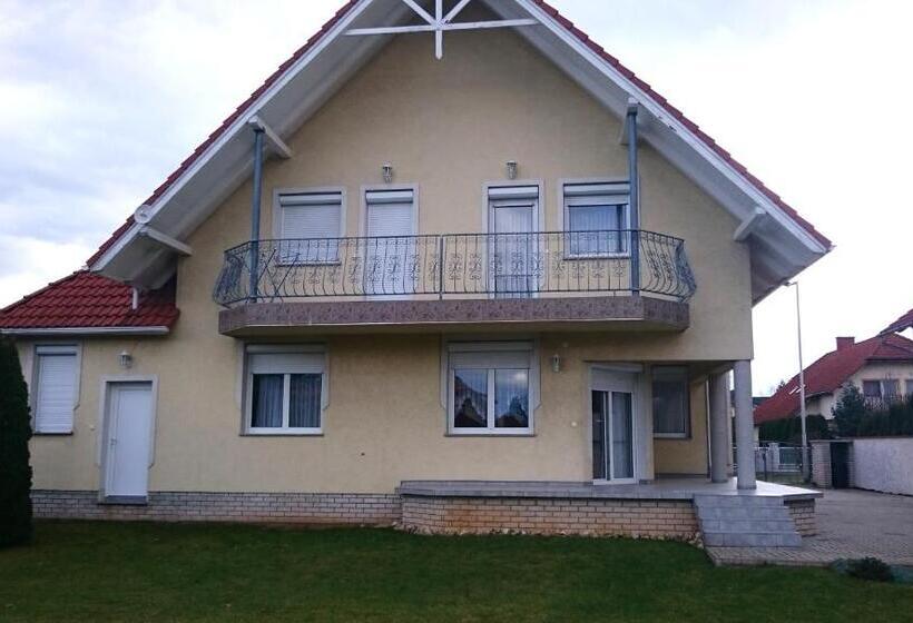 بنسيون Natalie Appartment