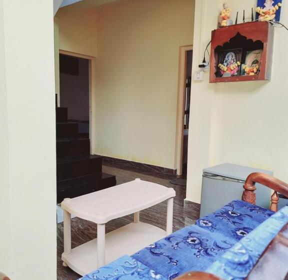 بنسيون Om Sai Guest House