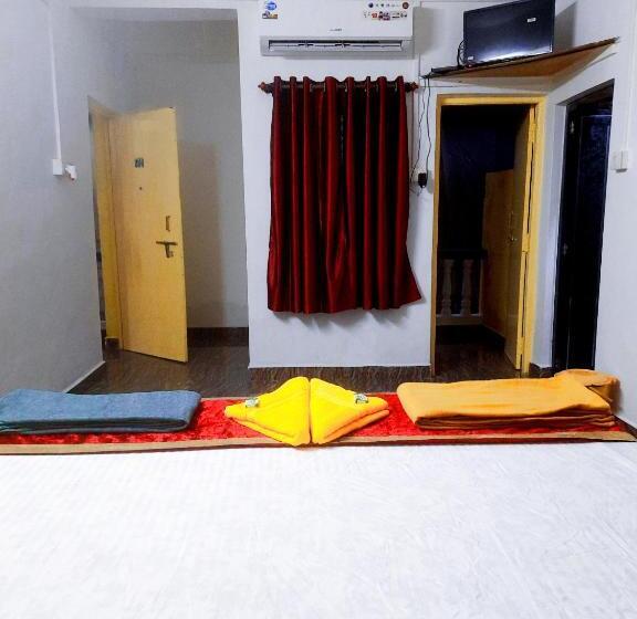 بنسيون Om Sai Guest House