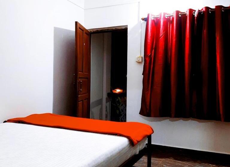بنسيون Om Sai Guest House