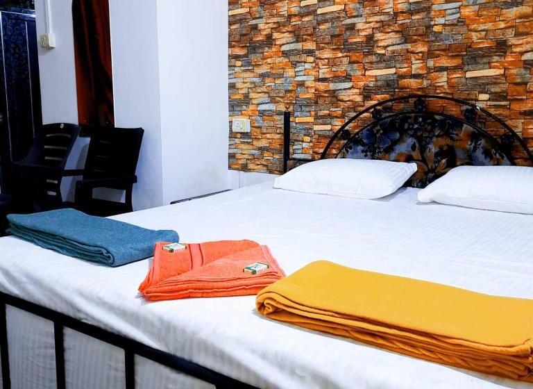 بنسيون Om Sai Guest House