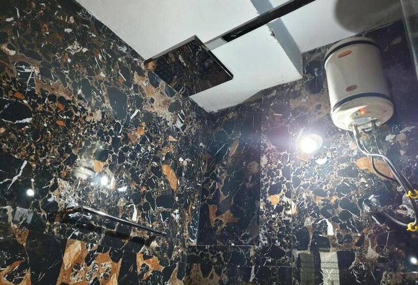 بنسيون Om Sai Guest House