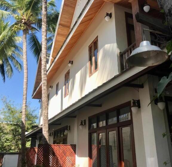 Villa Bouathong Hotels