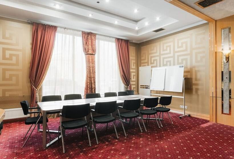 Ark Palace Hotel & Spa