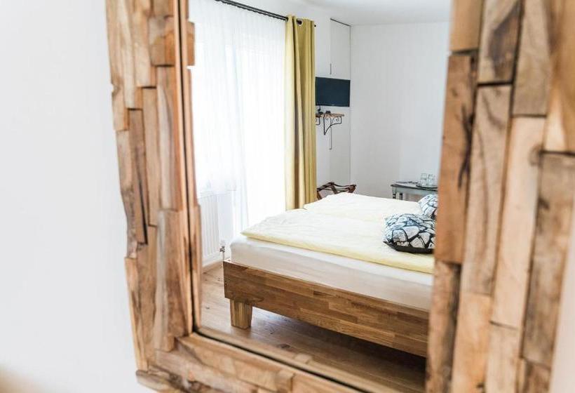 مبيت وإفطار Gästehaus Reicher