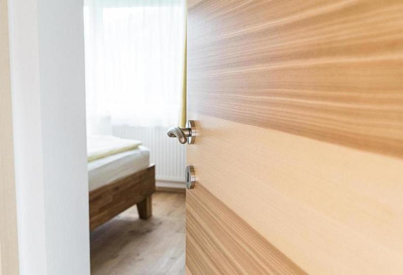 مبيت وإفطار Gästehaus Reicher