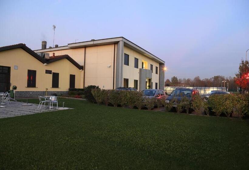 Groane Hotel Residence