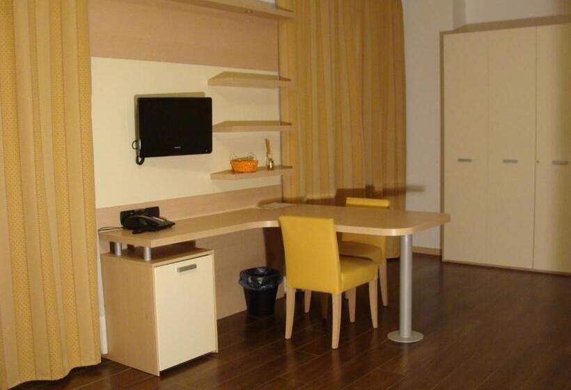 Groane Hotel Residence