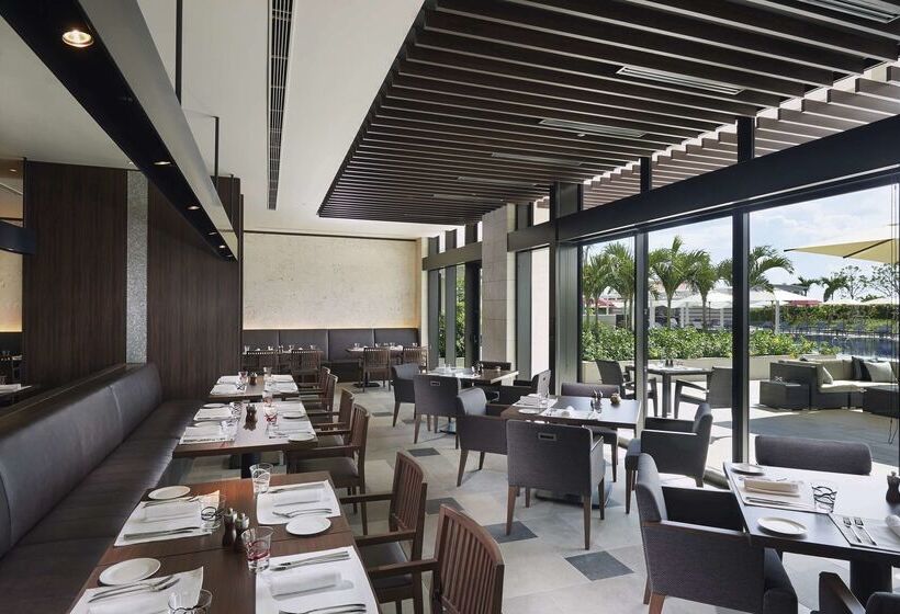 Hilton Okinawa Chatan Resort