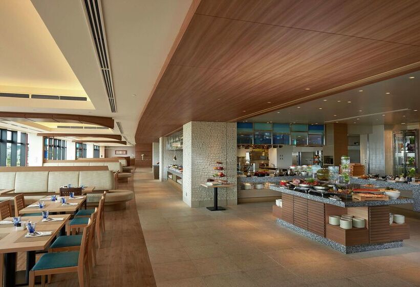 Hilton Okinawa Chatan Resort