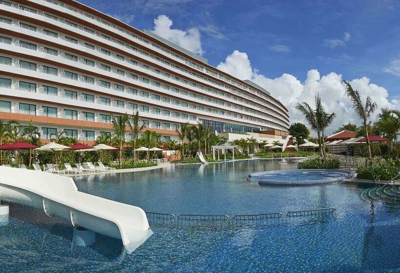 Hilton Okinawa Chatan Resort