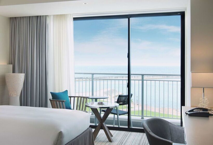 Hilton Okinawa Chatan Resort