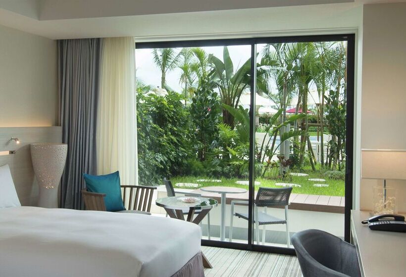 Hilton Okinawa Chatan Resort