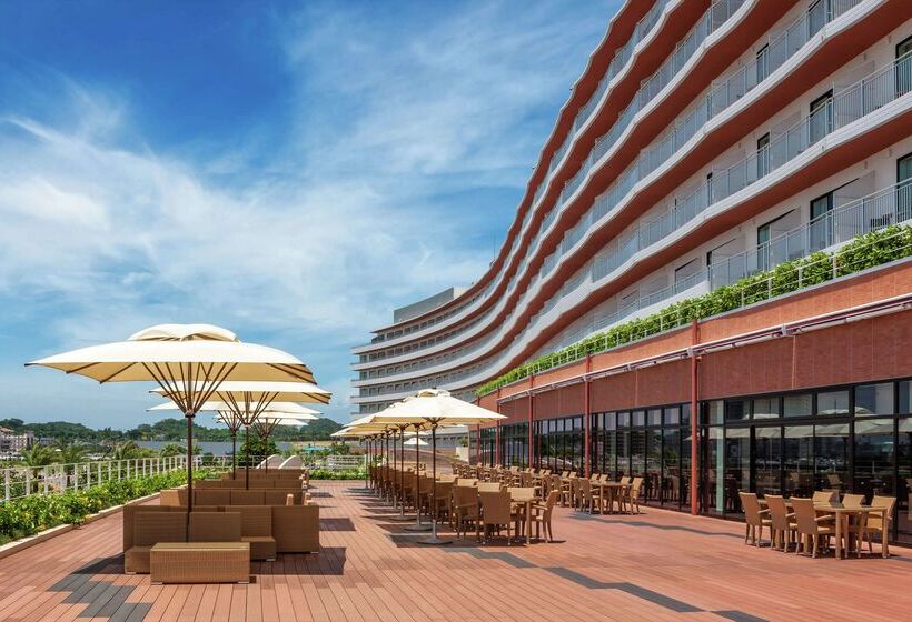 Hilton Okinawa Chatan Resort