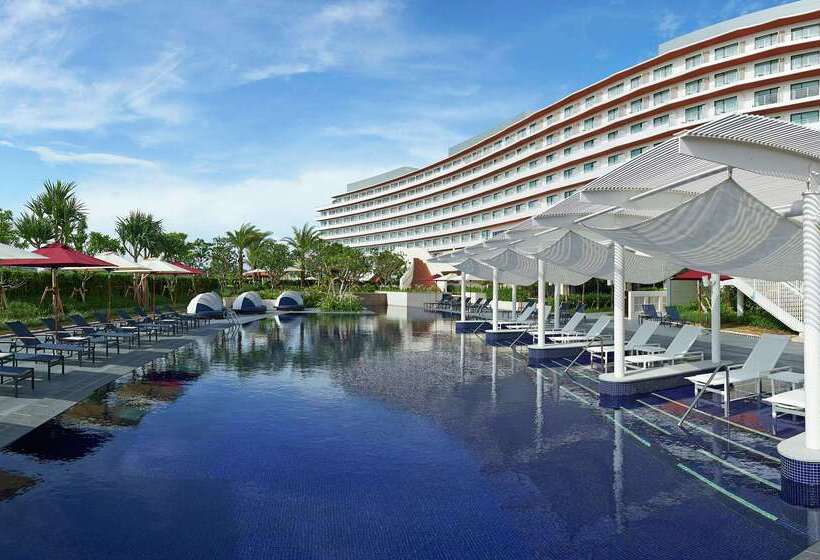 Hilton Okinawa Chatan Resort