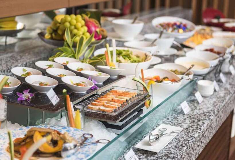 Hilton Okinawa Chatan Resort