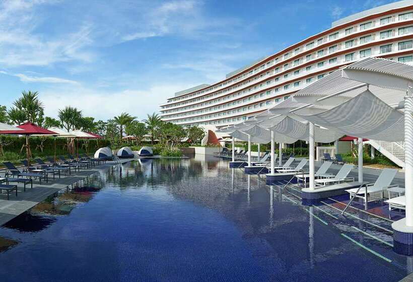 Hilton Okinawa Chatan Resort