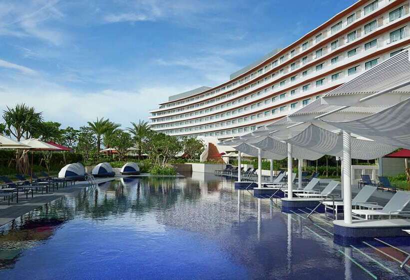 Hilton Okinawa Chatan Resort