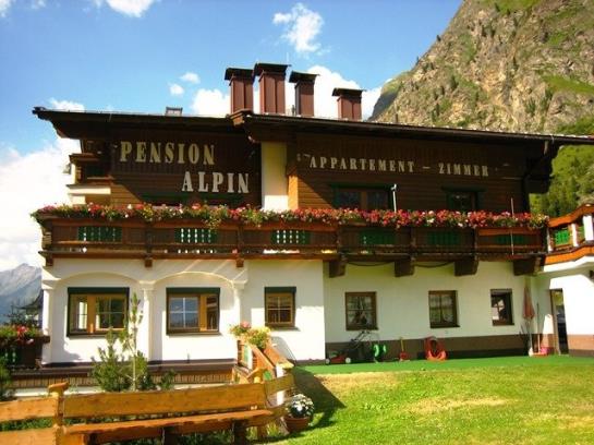 ホテル Alpin