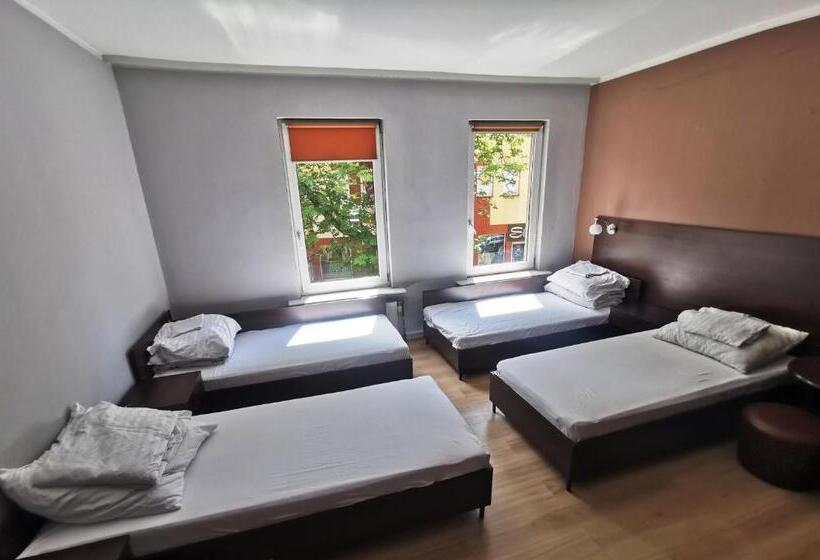 בית מלון כפרי Apogeum Aparts