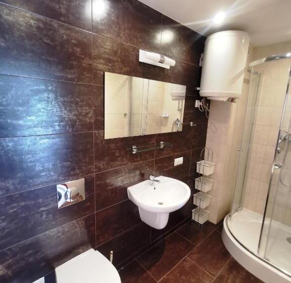 בית מלון כפרי Apogeum Aparts