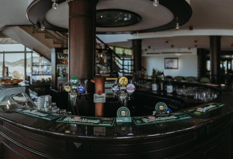 בית מלון כפרי Apollo