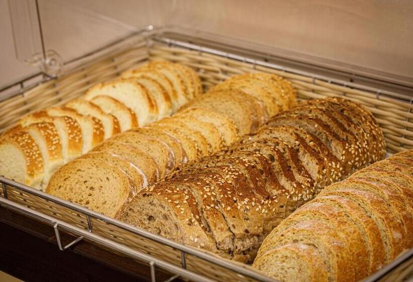 ホテル ατηινα