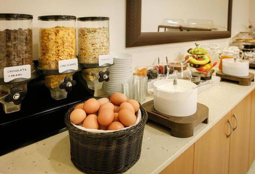 ホテル ατηινα