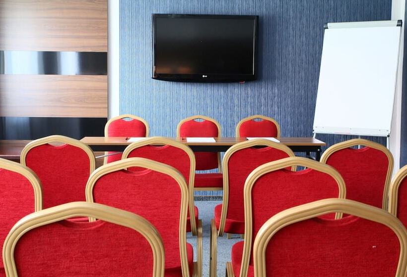 هتل Baltaci U Nahonu