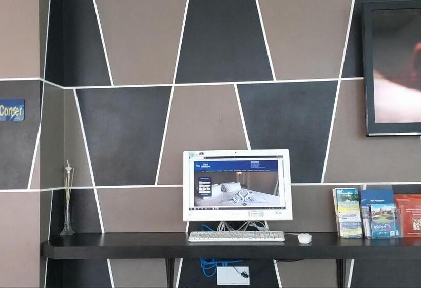 בית מלון כפרי Best Western Royal Buriram