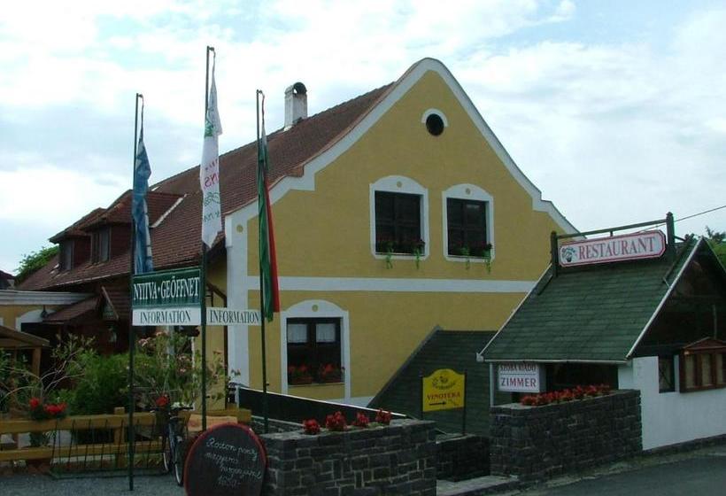 酒店 Borbarátok Panzió